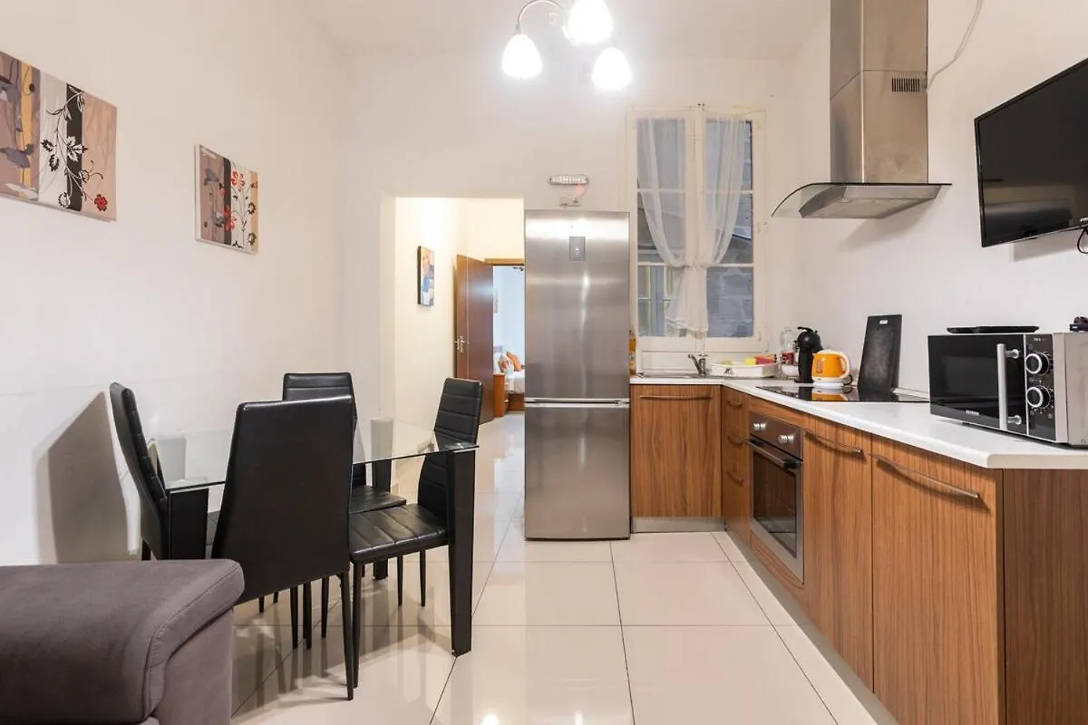 Superbly Located Cosy 2-Bedroom Apartment Valletta Malta
